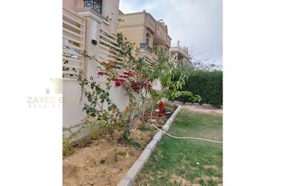 Apartment - 3 Bedrooms - 3 Bathrooms for rent in Cleopatra Square - 26th of July Corridor - 6 October City - Giza