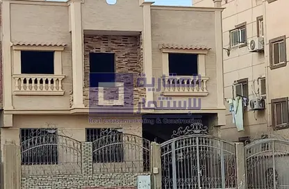 بناية كاملة - 8 غرف نوم - 8 حمامات للبيع في التوسعات الشمالية - مدينة 6 أكتوبر - الجيزة