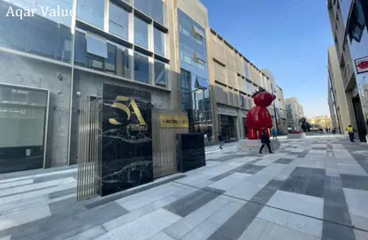 طابق كامل - استوديو - 8 حمامات للبيع في 5 اي لواترواي - الطريق الدائري - التجمع الخامس - مدينة القاهرة الجديدة - القاهرة