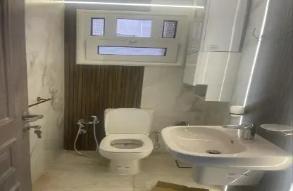 Apartment - 3 Bedrooms - 2 Bathrooms for rent in Ganoob El Acadimia - New Cairo City - Cairo