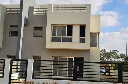 Townhouse - 4 Bedrooms - 3 Bathrooms for sale in Hyde Park - 5th Settlement Compounds - The 5th Settlement - New Cairo City - Cairo