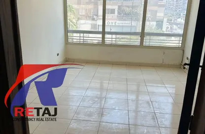 شقة - 5 غرف نوم - 2 حمامات للبيع في شارع مصطفي النحاس - المنطقة السادسة - مدينة نصر - القاهرة