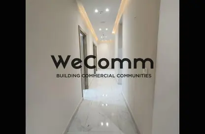 عيادة - استوديو - 3 حمامات للايجار في ذا جيت بلازا مول - الحي العاشر - الشيخ زايد - الجيزة