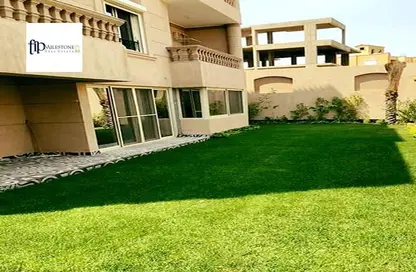 Villa - 5 Bedrooms - 4 Bathrooms for sale in Swan Lake Residence - 5th Settlement Compounds - The 5th Settlement - New Cairo City - Cairo