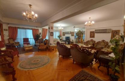 شقة - 3 غرف نوم - 2 حمامات للبيع في شارع شهاب - المهندسين - الجيزة