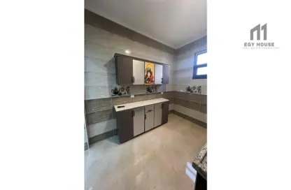 Apartment - 3 Bedrooms - 2 Bathrooms for rent in Al Obour St. - Sheikh Zayed City - Giza