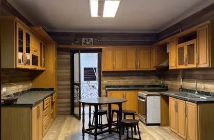 (بنتهاوس  (روف - 5 غرف نوم - 4 حمامات للايجار في المنطقة ز - حى جنوب الاكايمية - مدينة القاهرة الجديدة - القاهرة