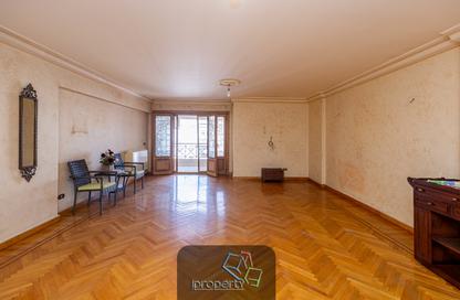 Apartment - 3 Bedrooms - 2 Bathrooms for sale in Tout Ankh Amoun St. - Smouha - Hay Sharq - Alexandria