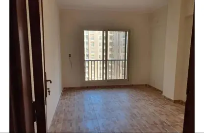 Apartment - 3 Bedrooms - 3 Bathrooms for sale in Capital East - Nasr City Compounds - Nasr City - Cairo