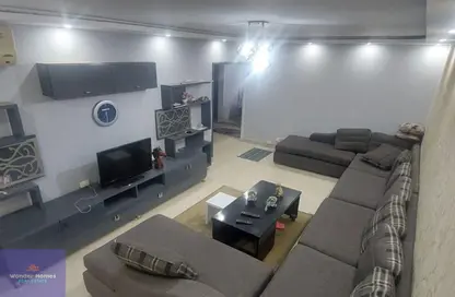 Apartment - 2 Bedrooms - 2 Bathrooms for rent in Abrag Othman St. - Hadayek El Maadi - Hay El Maadi - Cairo