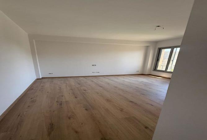 8319001 - Property Image 3