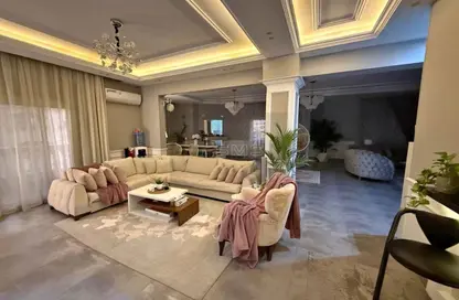 Apartment - 3 Bedrooms - 2 Bathrooms for sale in Al Gezira St. - South Investors Area - New Cairo City - Cairo