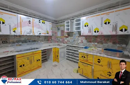 دوبلكس - 4 غرف نوم - 3 حمامات للبيع في شارع محمود العيسوي - سيدي بشر - حي اول المنتزة - الاسكندرية