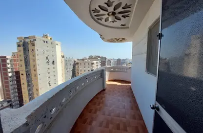 شقة - 3 غرف نوم - 2 حمامات للبيع في سبورتنج - حي شرق - الاسكندرية