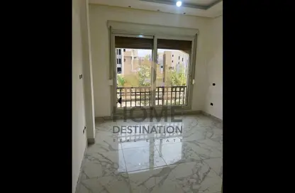 تاون هاوس - 3 غرف نوم - 4 حمامات للبيع في الباتيو 3 - امتداد المستثمرين الشمالية - مدينة القاهرة الجديدة - القاهرة