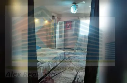 شقة - 3 غرف نوم - 2 حمامات للايجار في ميدان الكورنيش - سبورتنج - حي شرق - الاسكندرية