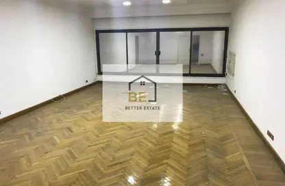 شقة - 5 غرف نوم - 3 حمامات للبيع في شارع عبد الحميد بدوي - ميدان الحجاز - النزهة - القاهرة