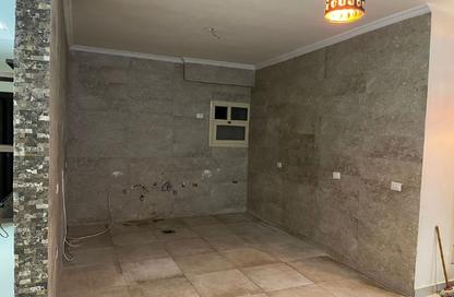 Apartment - 3 Bedrooms - 2 Bathrooms for sale in 10th Sector - Zahraa El Maadi - Hay El Maadi - Cairo