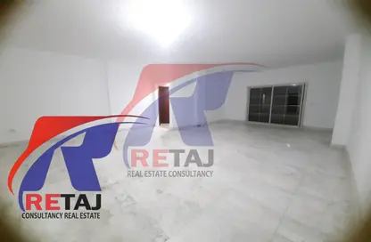 Apartment - 3 Bedrooms - 2 Bathrooms for rent in Area G - Ganoob El Acadimia - New Cairo City - Cairo