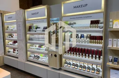 محل تجاري - استوديو - 1 حمام للايجار في شارع التسعين الجنوبي - التجمع الخامس - مدينة القاهرة الجديدة - القاهرة