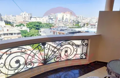 شقة - 3 غرف نوم - 2 حمامات للبيع في شارع السيدة سكينة إبنت الحسين - كفر عبده - رشدي - حي شرق - الاسكندرية
