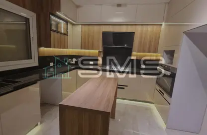 Apartment - 3 Bedrooms - 4 Bathrooms for sale in Lake View Residence - 5th Settlement Compounds - The 5th Settlement - New Cairo City - Cairo