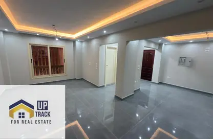شقة - 3 غرف نوم - 3 حمامات للبيع في كمبوند بارادايس - كمبوندات الشروق - مدينة الشروق - القاهرة