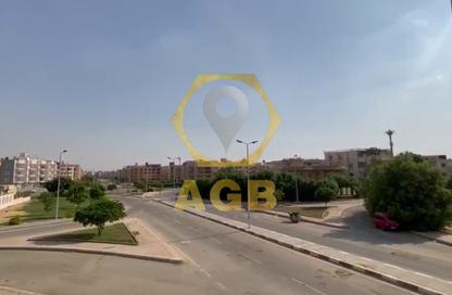 شقة - 4 غرف نوم - 2 حمامات للبيع في المجاورة السابعة - الحي الثالث شرق - مدينة الشروق - القاهرة