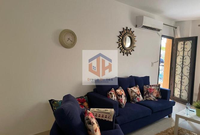 8169801 - Property Image 2