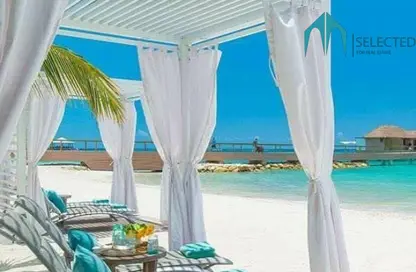 Chalet - 3 Bedrooms - 2 Bathrooms for sale in Seashore - Ras Al Hekma - North Coast