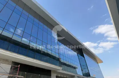 مساحات مكتبية - استوديو - 2 حمامات للبيع في جولدن جيت - شارع التسعين الجنوبي - التجمع الخامس - مدينة القاهرة الجديدة - القاهرة