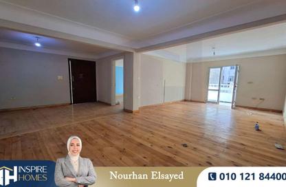 Apartment - 3 Bedrooms - 1 Bathroom for rent in Sporting - Hay Sharq - Alexandria