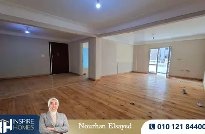 شقة - 3 غرف نوم - 1 حمام للايجار في سبورتنج - حي شرق - الاسكندرية