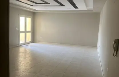 Apartment - 3 Bedrooms - 2 Bathrooms for rent in Madinet Al Sahafeyeen - North Investors Area - New Cairo City - Cairo