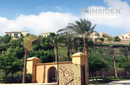 Townhouse - 4 Bedrooms - 4 Bathrooms for sale in Uptown Cairo Road - Al Abageyah - El Khalifa - Cairo
