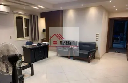 عيادة - استوديو - 2 حمامات للايجار في شارع البطل احمد عبد العزيز - المهندسين - الجيزة