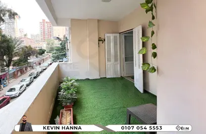 شقة - 4 غرف نوم - 2 حمامات للبيع في زيزينيا - حي شرق - الاسكندرية