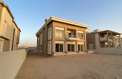 فيلا - 6 غرف نوم - 6 حمامات للبيع في كايرو فيستيفال سيتى - المستثمرين الشمالية - مدينة القاهرة الجديدة - القاهرة