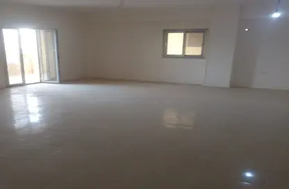 Apartment - 3 Bedrooms - 3 Bathrooms for rent in South Lotus - El Lotus - New Cairo City - Cairo