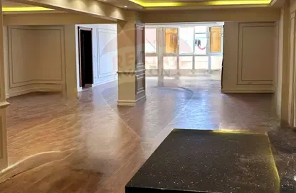 Duplex - 5 Bedrooms - 3 Bathrooms for sale in Laurent - Hay Sharq - Alexandria