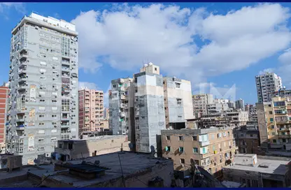 شقة - 3 غرف نوم - 2 حمامات للبيع في شارع طه حمدى - كليوباترا - حي شرق - الاسكندرية