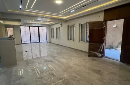 دوبلكس - 4 غرف نوم - 4 حمامات للايجار في شارع محمد حسين محمود - المنطقة ه - حى جنوب الاكايمية - مدينة القاهرة الجديدة - القاهرة
