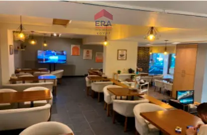 كافتيريا - استوديو - 2 حمامات للبيع في شارع طه حسين - الزمالك - القاهرة