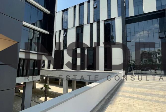 8233057 - صورة العقار 2