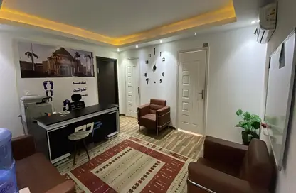 Apartment - 3 Bedrooms - 1 Bathroom for rent in Dokki - Giza