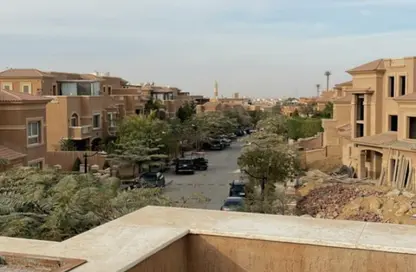 فيلا - 4 غرف نوم - 4 حمامات للبيع في لا نوفا فيستا - المستثمرين الشمالية - مدينة القاهرة الجديدة - القاهرة