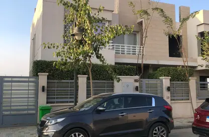 Villa - 5 Bedrooms - 5 Bathrooms for sale in Al  Rabwa - Sheikh Zayed Compounds - Sheikh Zayed City - Giza