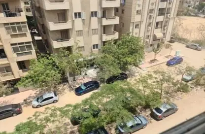 Apartment - 3 Bedrooms - 1 Bathroom for sale in Dr Ibrahim Mohamed Sharawy St. - 9th Zone - Nasr City - Cairo
