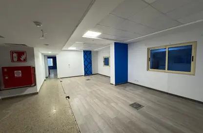 طابق كامل - استوديو - 4 حمامات للايجار في شارع اللاسلكي - حي المعادي - القاهرة