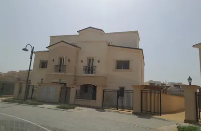 فيلا - 4 غرف نوم - 4 حمامات للايجار في سيليستا هيلز - اب تاون كايرو - المقطم - القاهرة